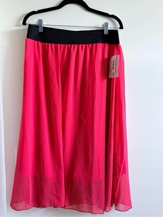 LuLaRoe Dresses & Skirts - LuLaRoe Pink Chiffon Coral Midi Skirt with Black Waistband